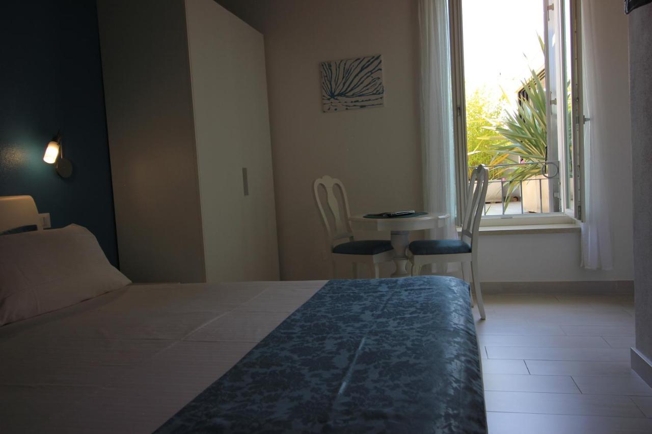 Rooms Il Punto Peschiera del Garda Luaran gambar