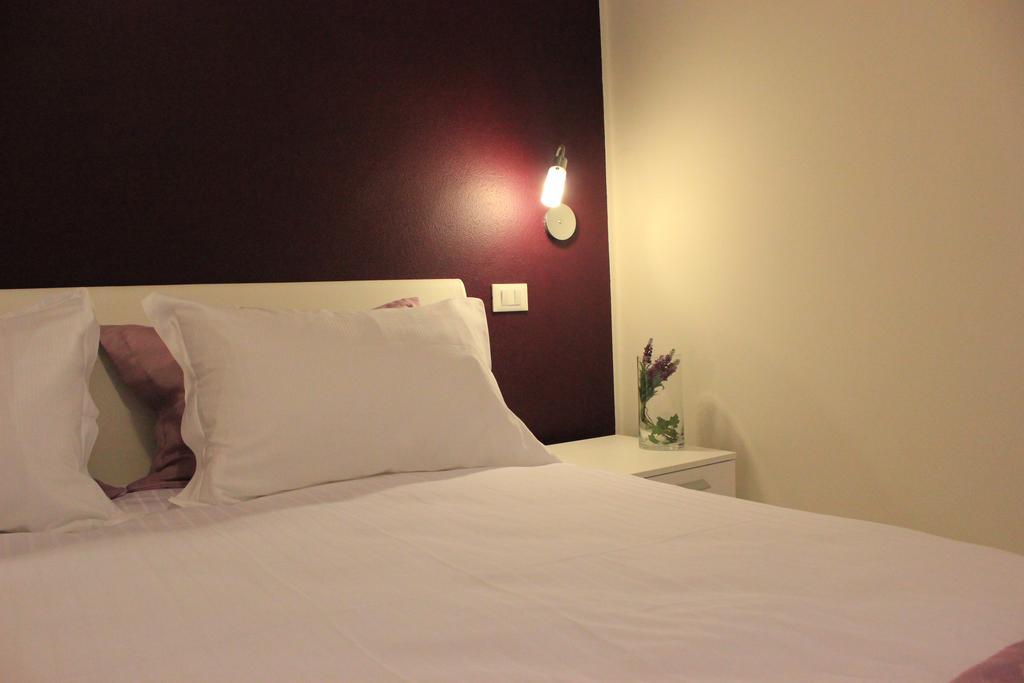 Rooms Il Punto Peschiera del Garda Luaran gambar